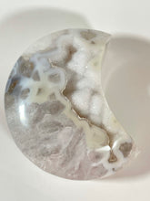 Load image into Gallery viewer, Druzy Agate Geode Quartz Moon
