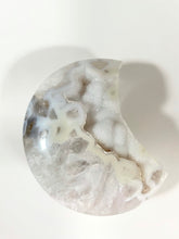 Load image into Gallery viewer, Druzy Agate Geode Quartz Moon
